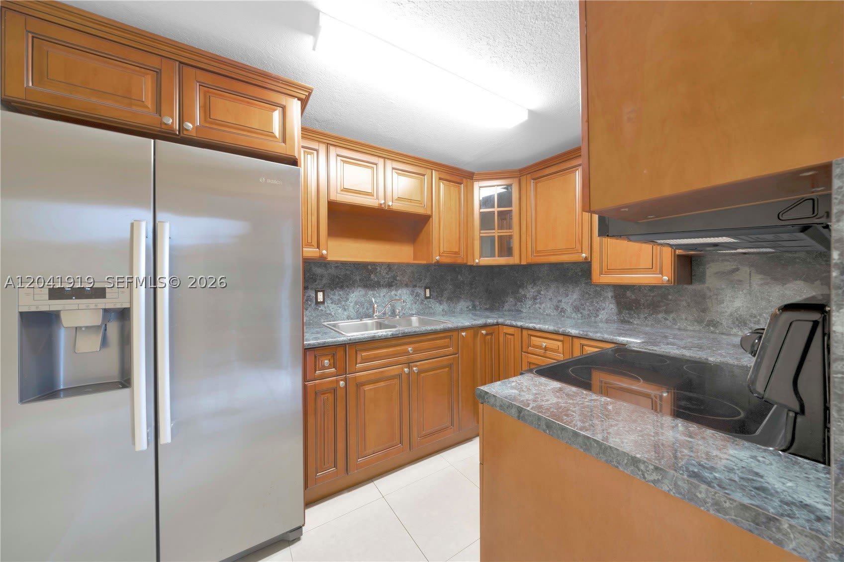 1701 NW 37th Ave – photo 3