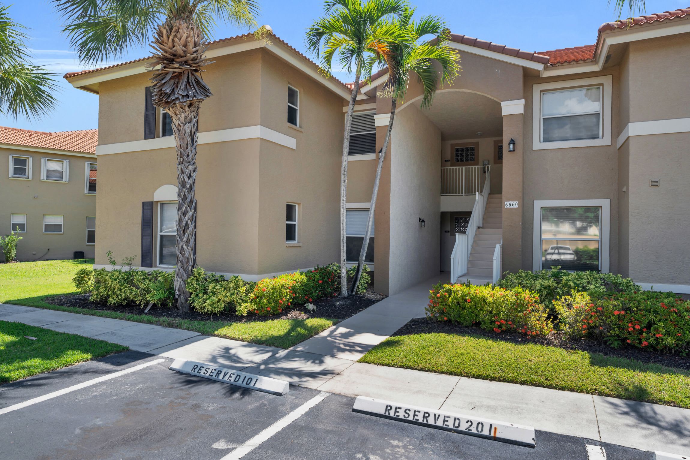 6560 Huntington Lakes Circle – photo 2