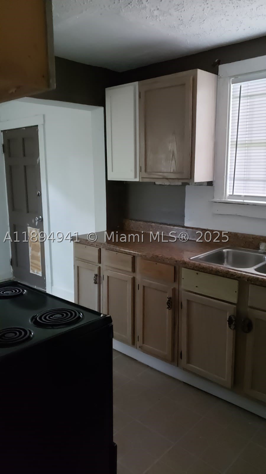 1517 Logan – photo 5