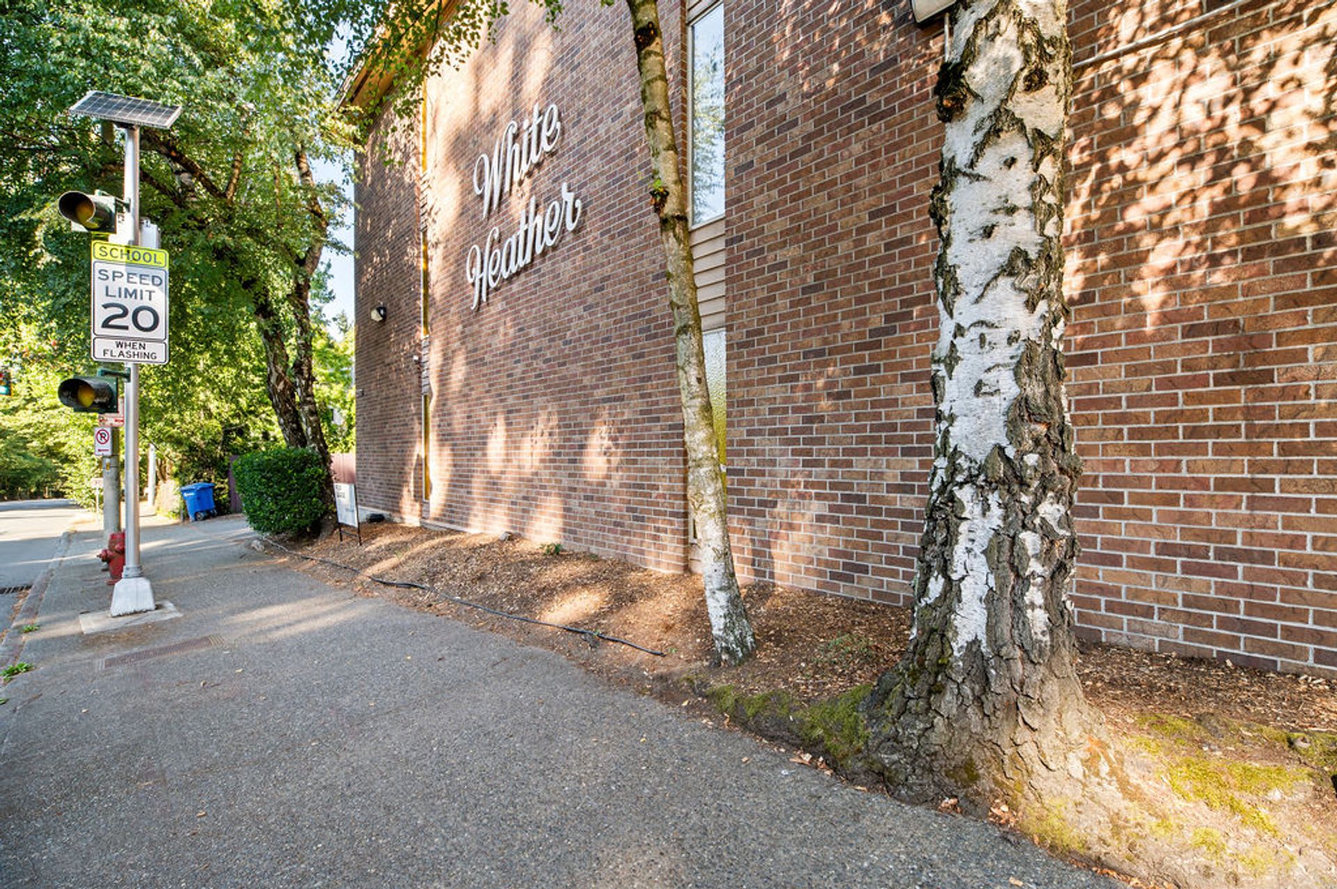 White Heather Apartments Newly Renovated One And Two Bedroom Homes – photo 3