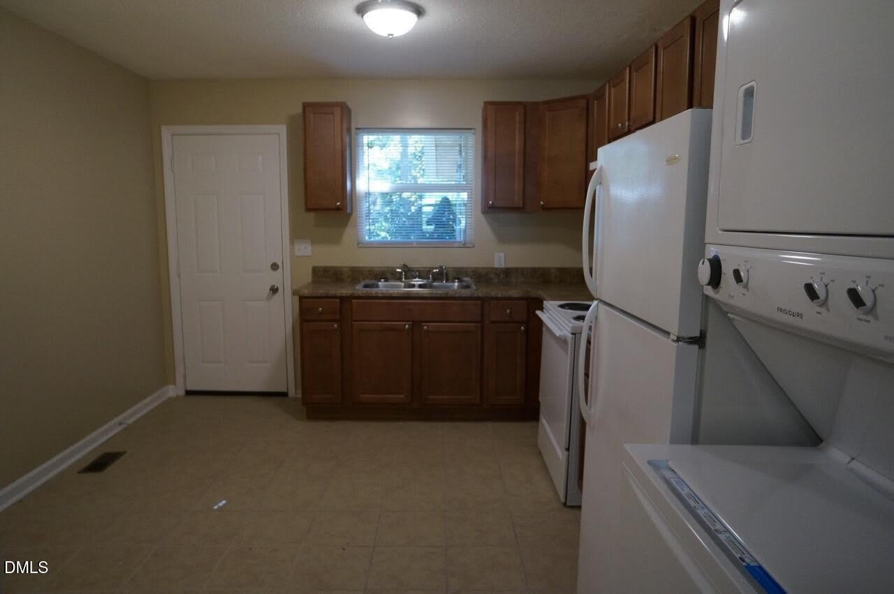 112 E Mciver Street – photo 5