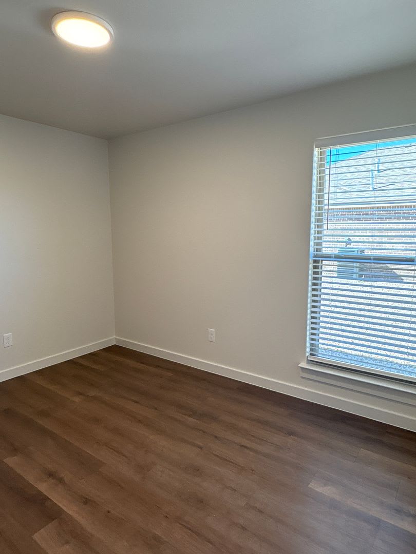 999 First Month S Rent Special – photo 5