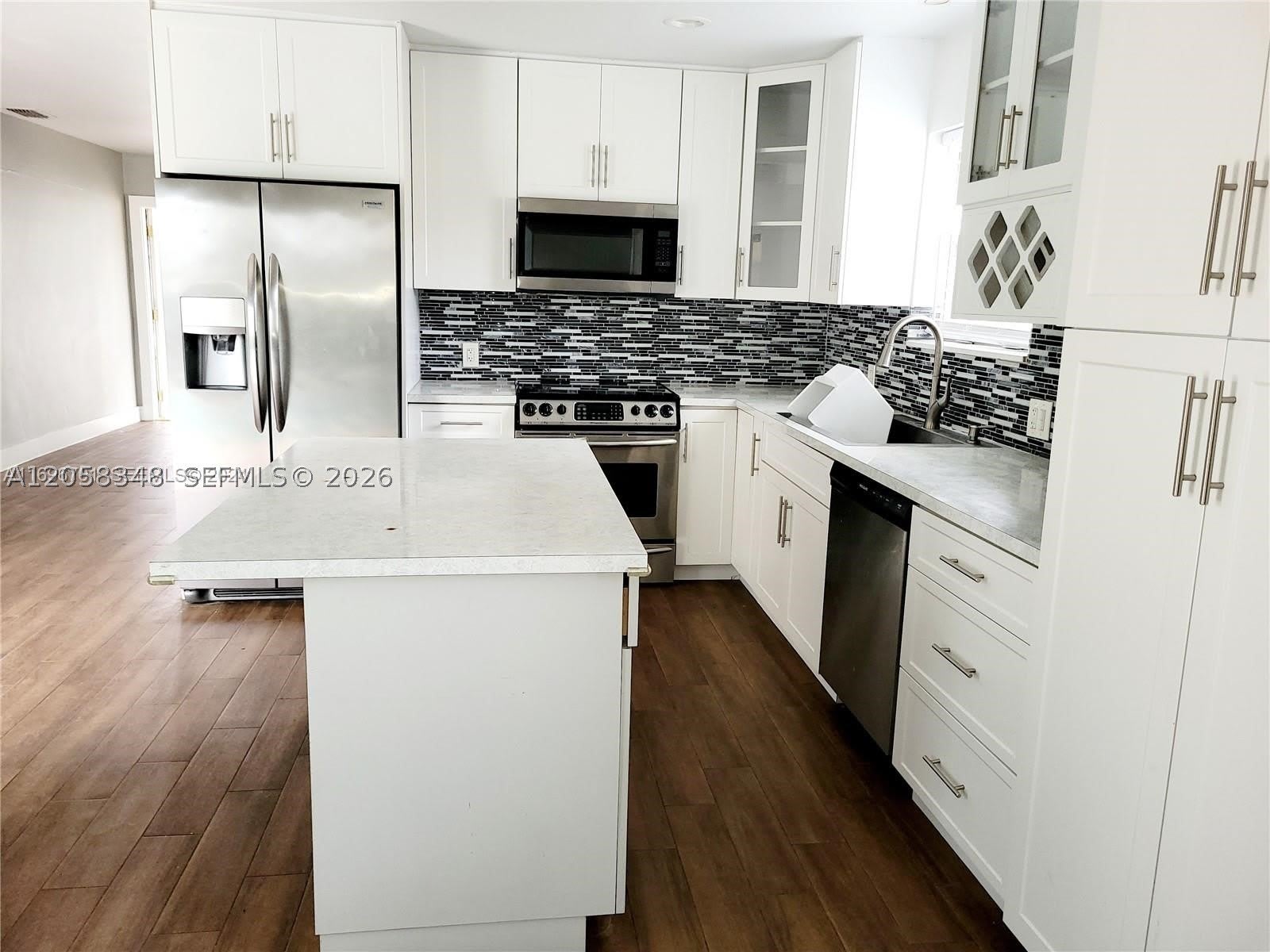 7761 NW 41st St – photo 3