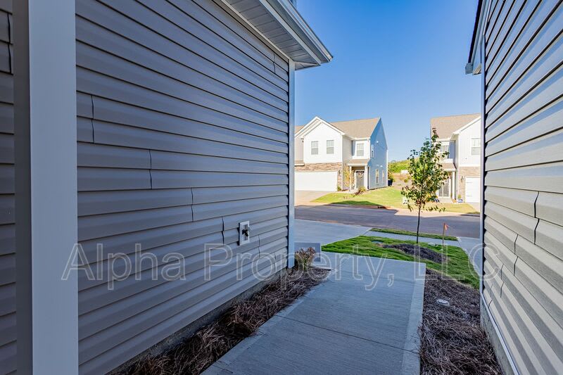 540 Yellow Fox Rd – photo 3