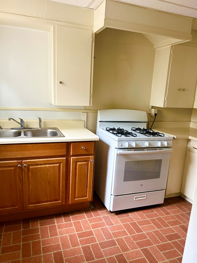 817 Boulevard St – photo 5