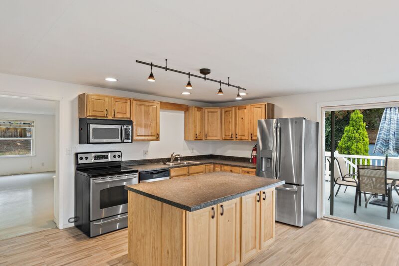1523 1st St – photo 5
