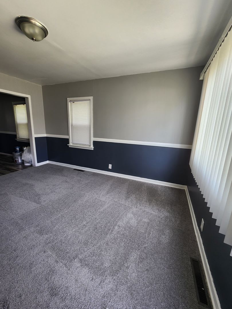One Level VERY updated Home with (1) Car Garage! – photo 5
