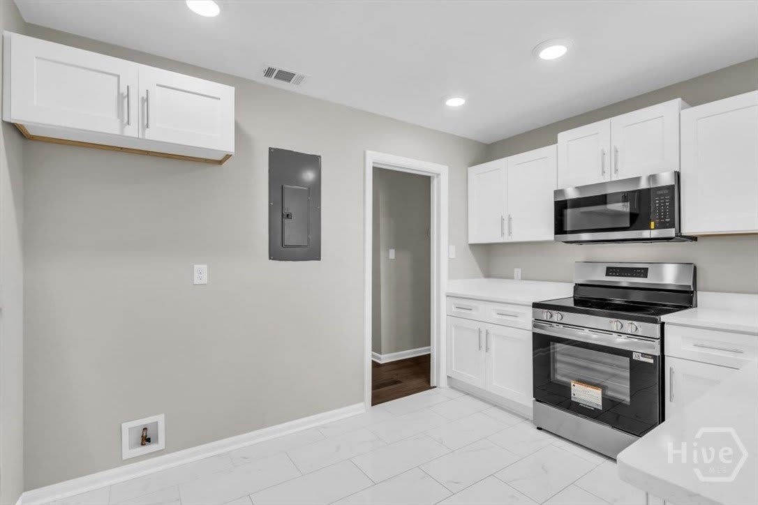 928 W 38Th Street – photo 4