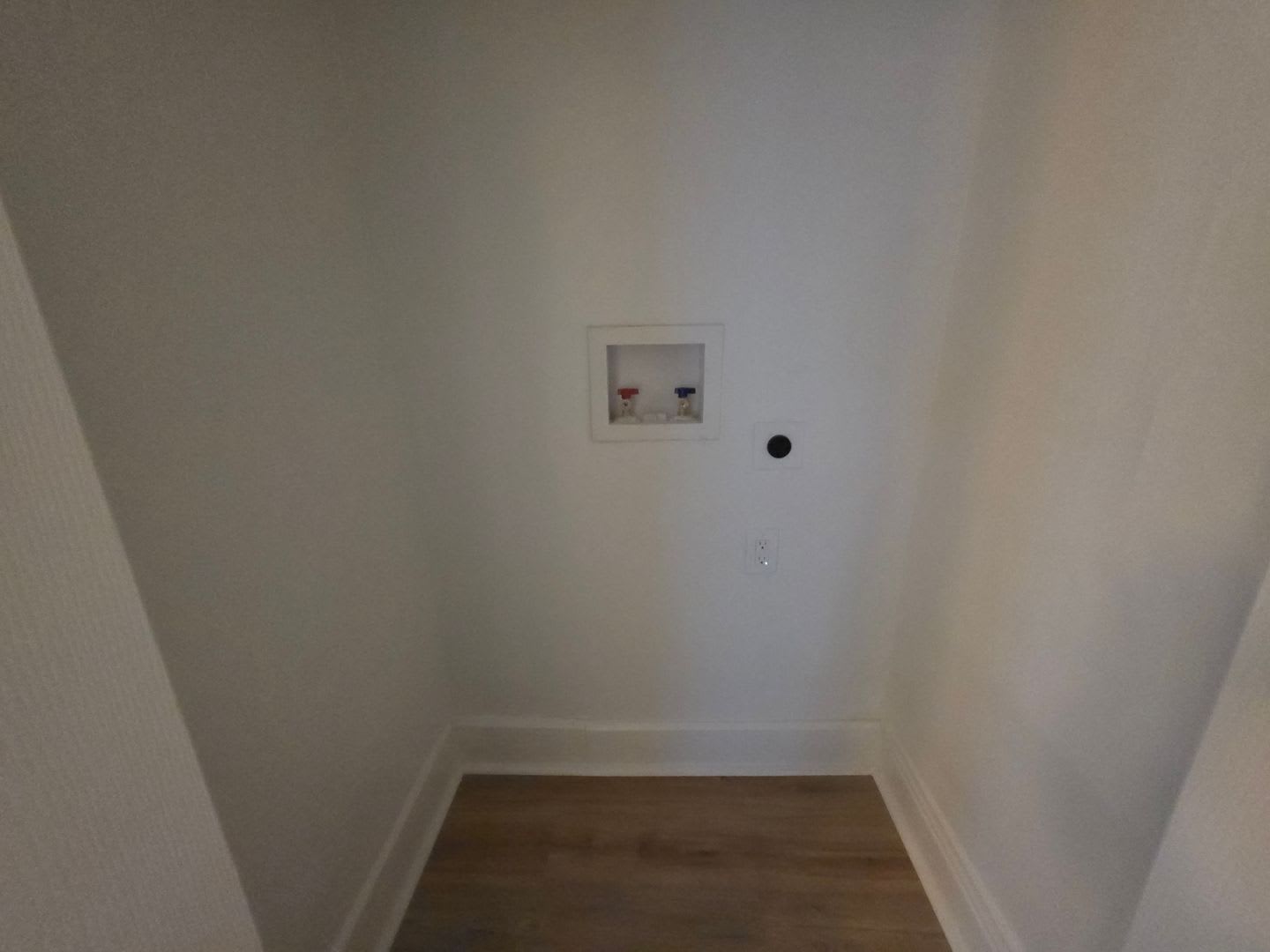 Newly Updated 3 bedroom 1 bathroom Apartment for Rent! – photo 5