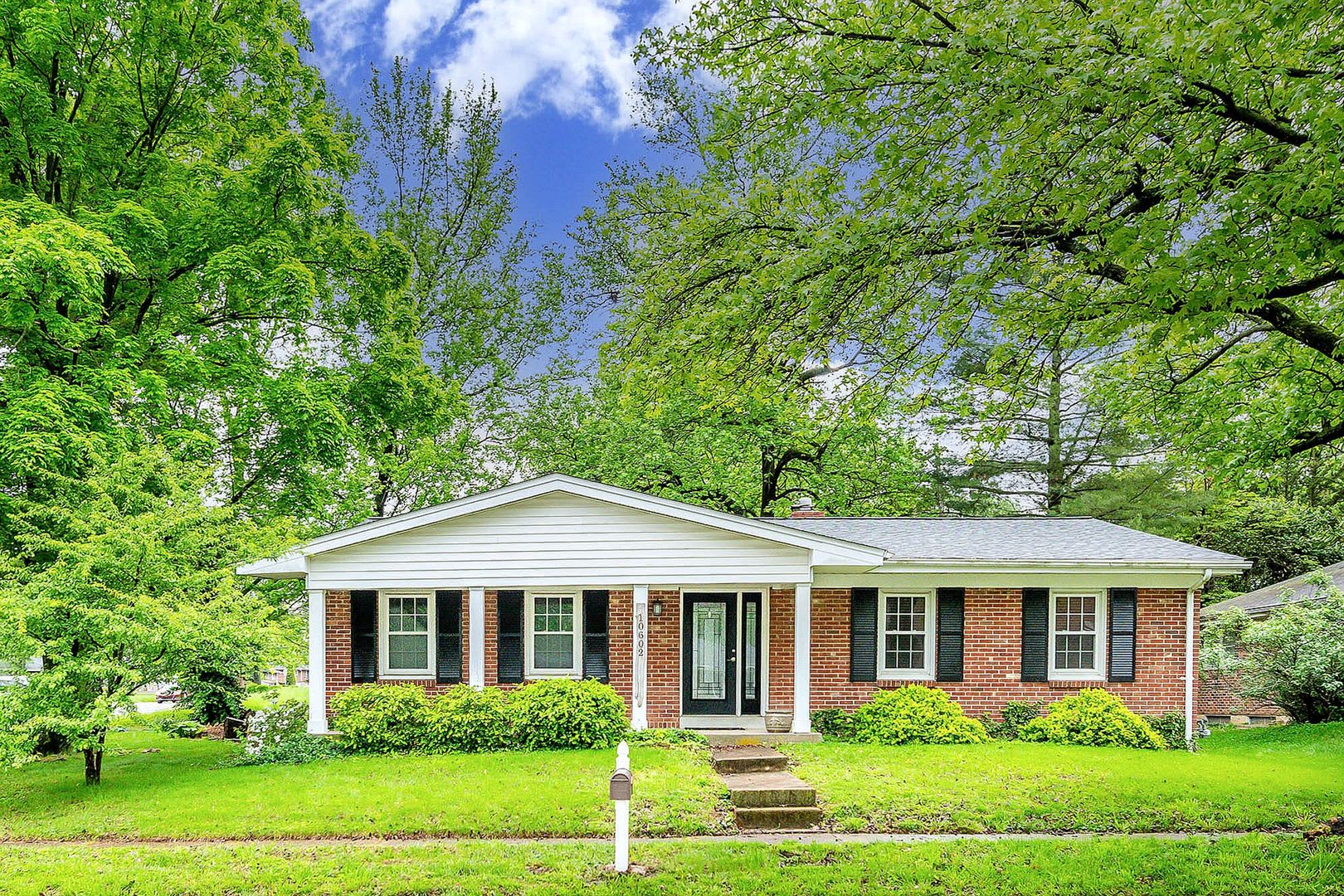 Lindbergh School District Near Mercy St. Anthonys Hospital – Prime Location! – photo 2