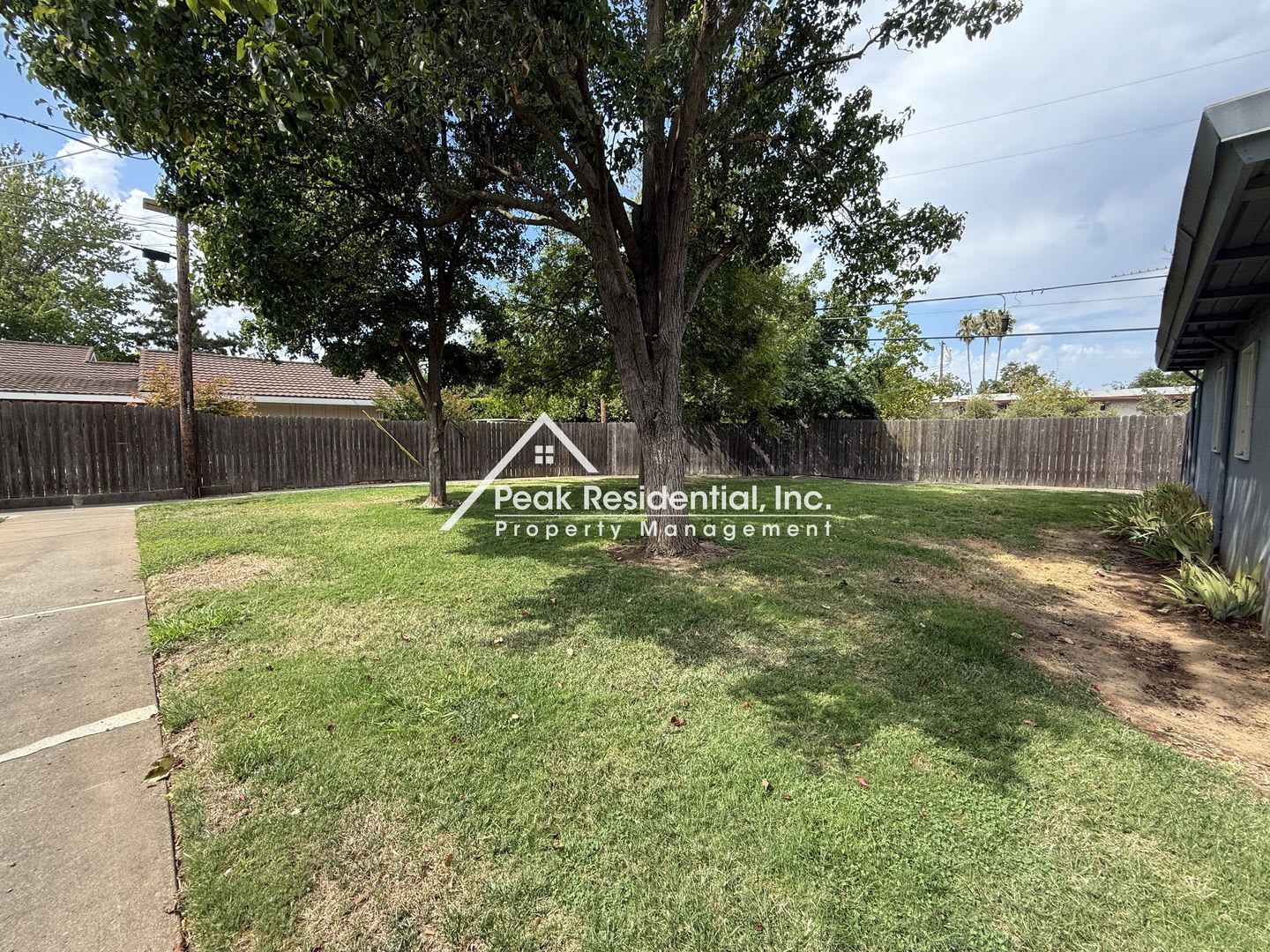 Charming 2bd/1ba Patio Home with Garage in Gated Community – photo 5