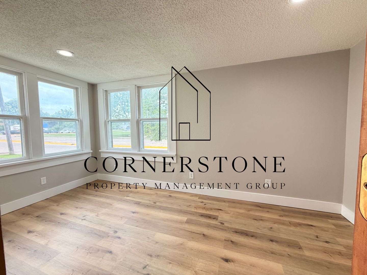 Remodeled 3 Bedroom House $1,150 – photo 4