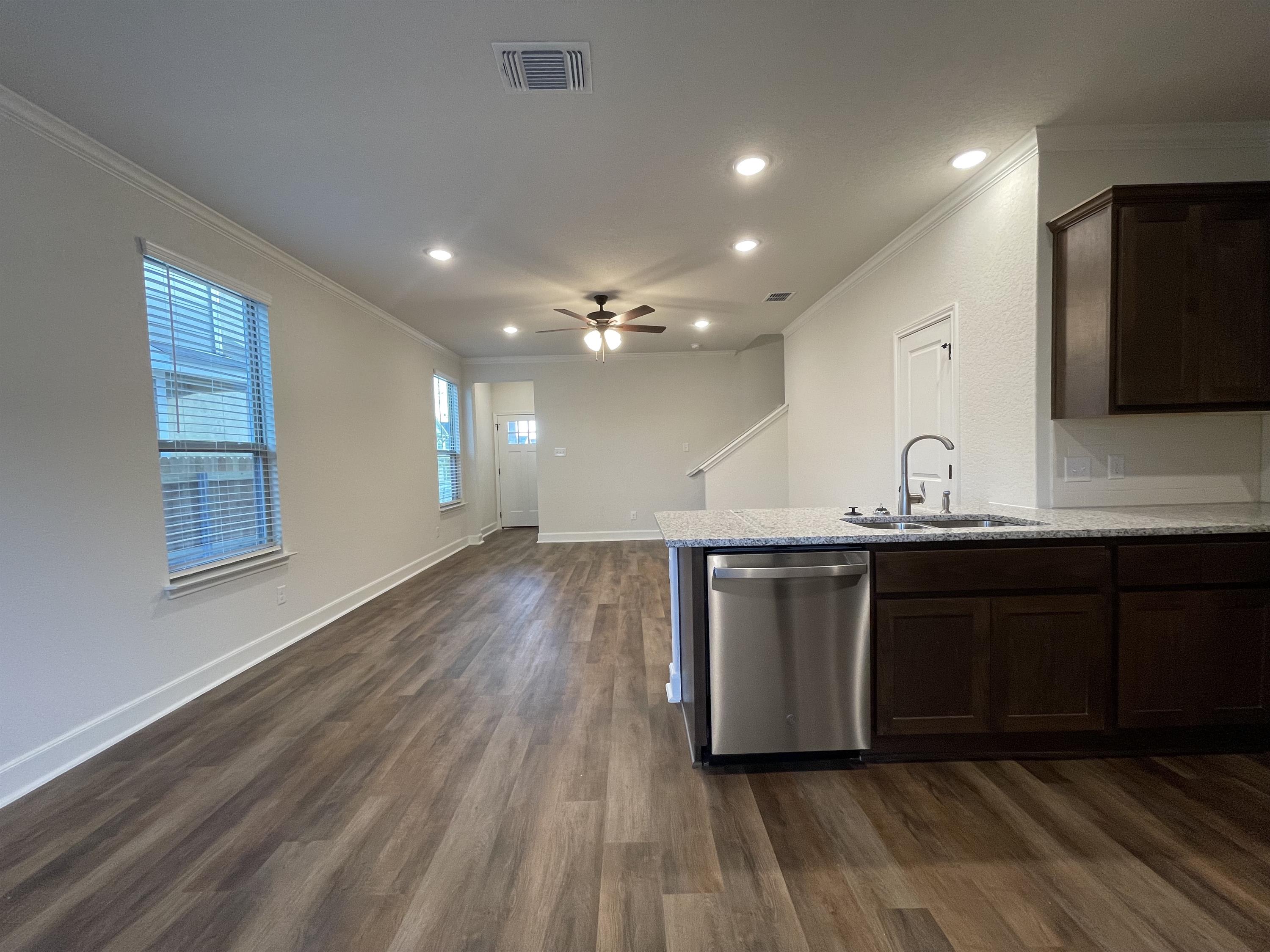 2207 Lynwood Bend San Antonio Tx 78245 101 – photo 5