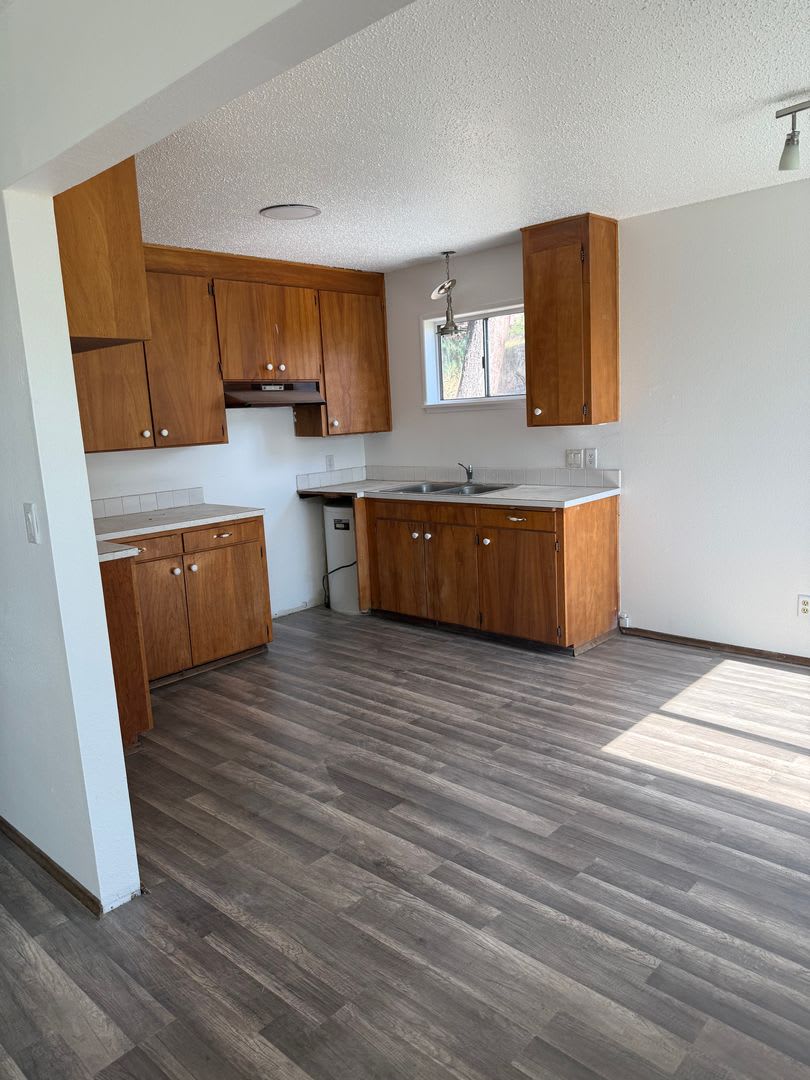 1430 NW Deane – photo 3