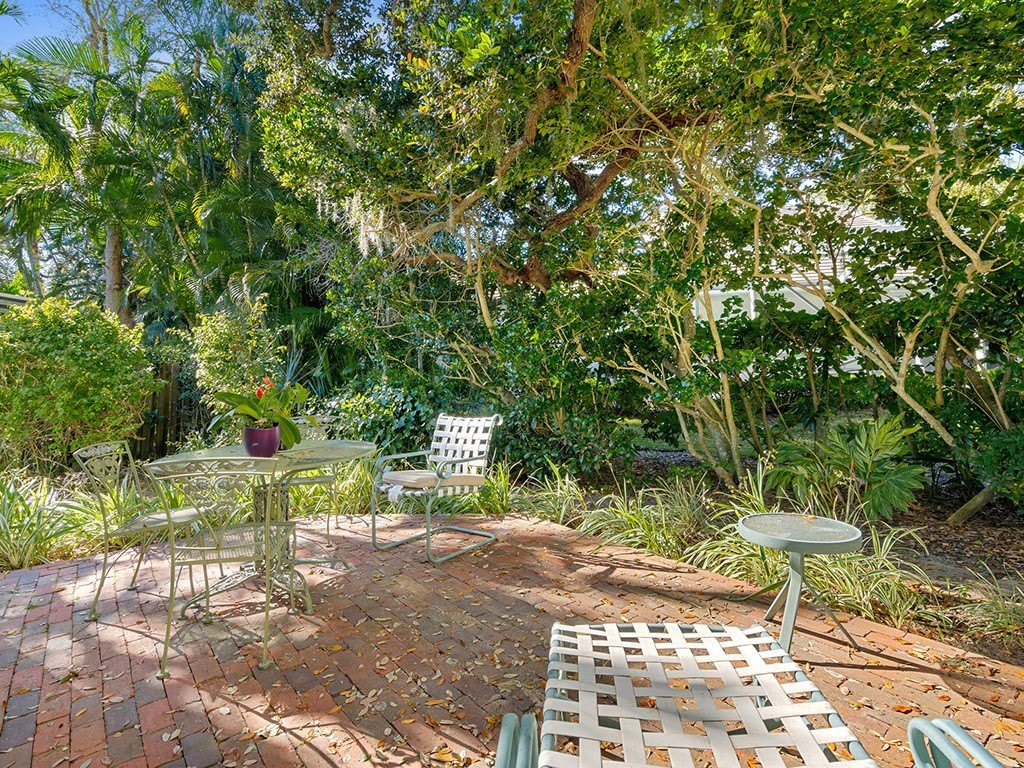 8829 Lakeside Circle – photo 3