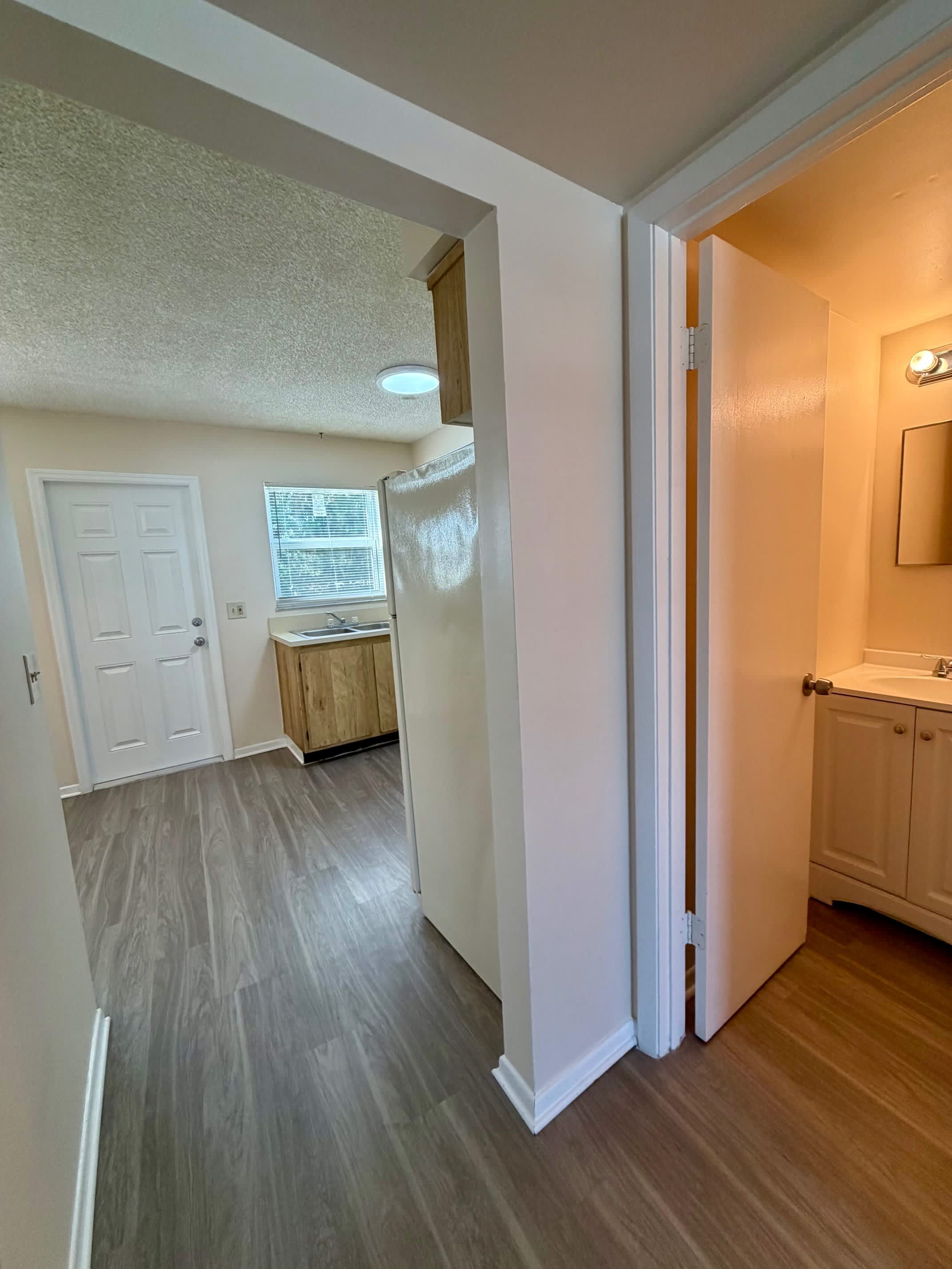 664 SW 35th Street Apt 3 – photo 3