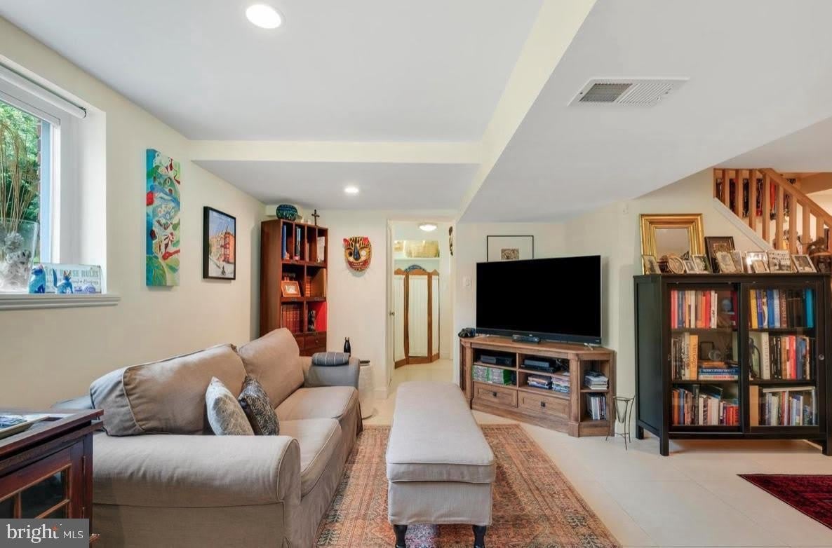 9504 MILSTEAD Drive – photo 4