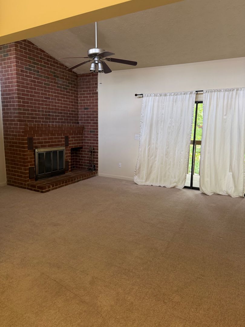 Bright & Spacious 2-Bedroom Condo in Popular Turtle Creek! – photo 2