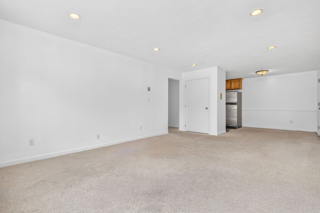 366 Elliot Street – photo 3