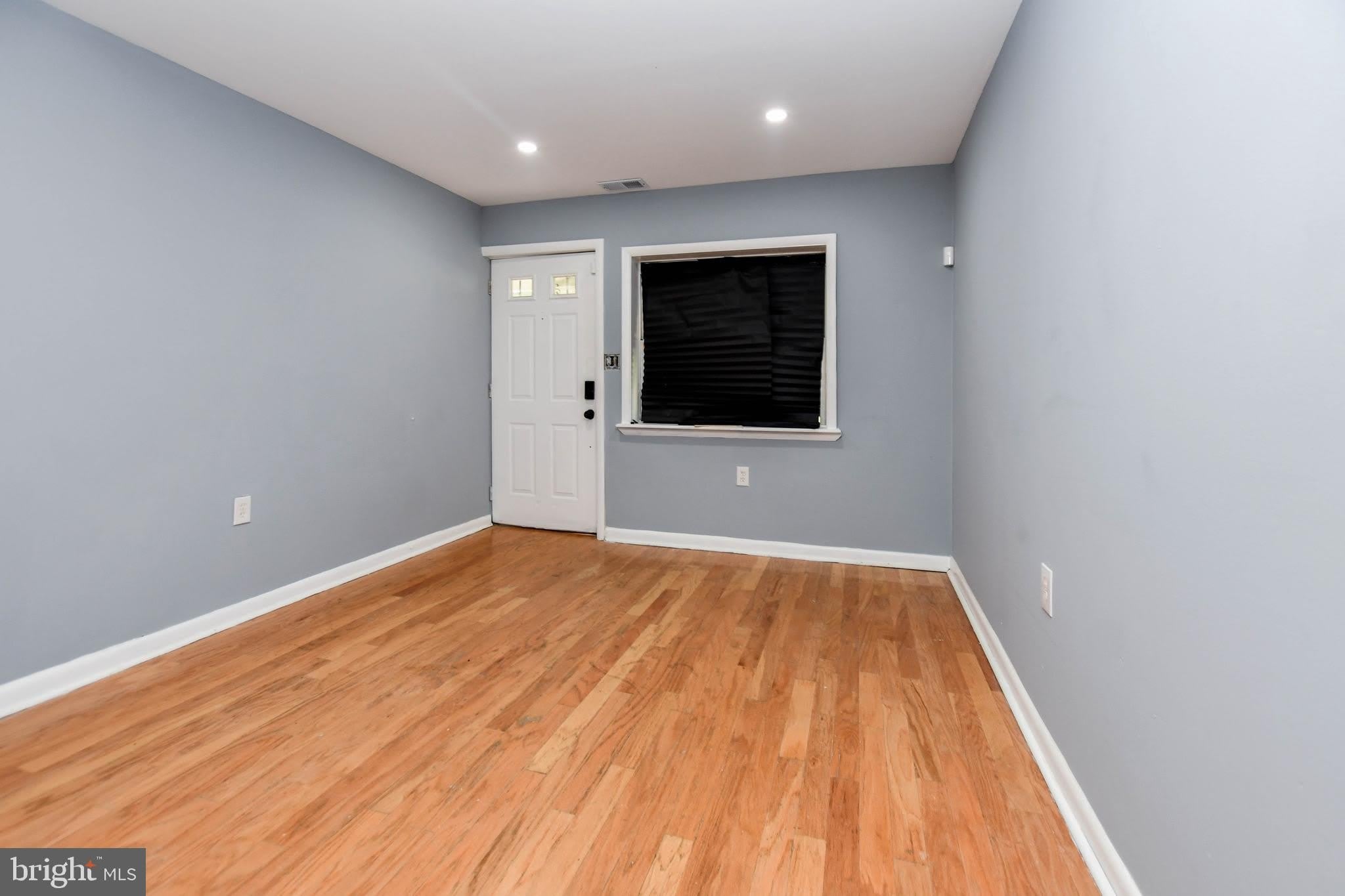 1704 NE MONTANA Avenue NE – photo 4