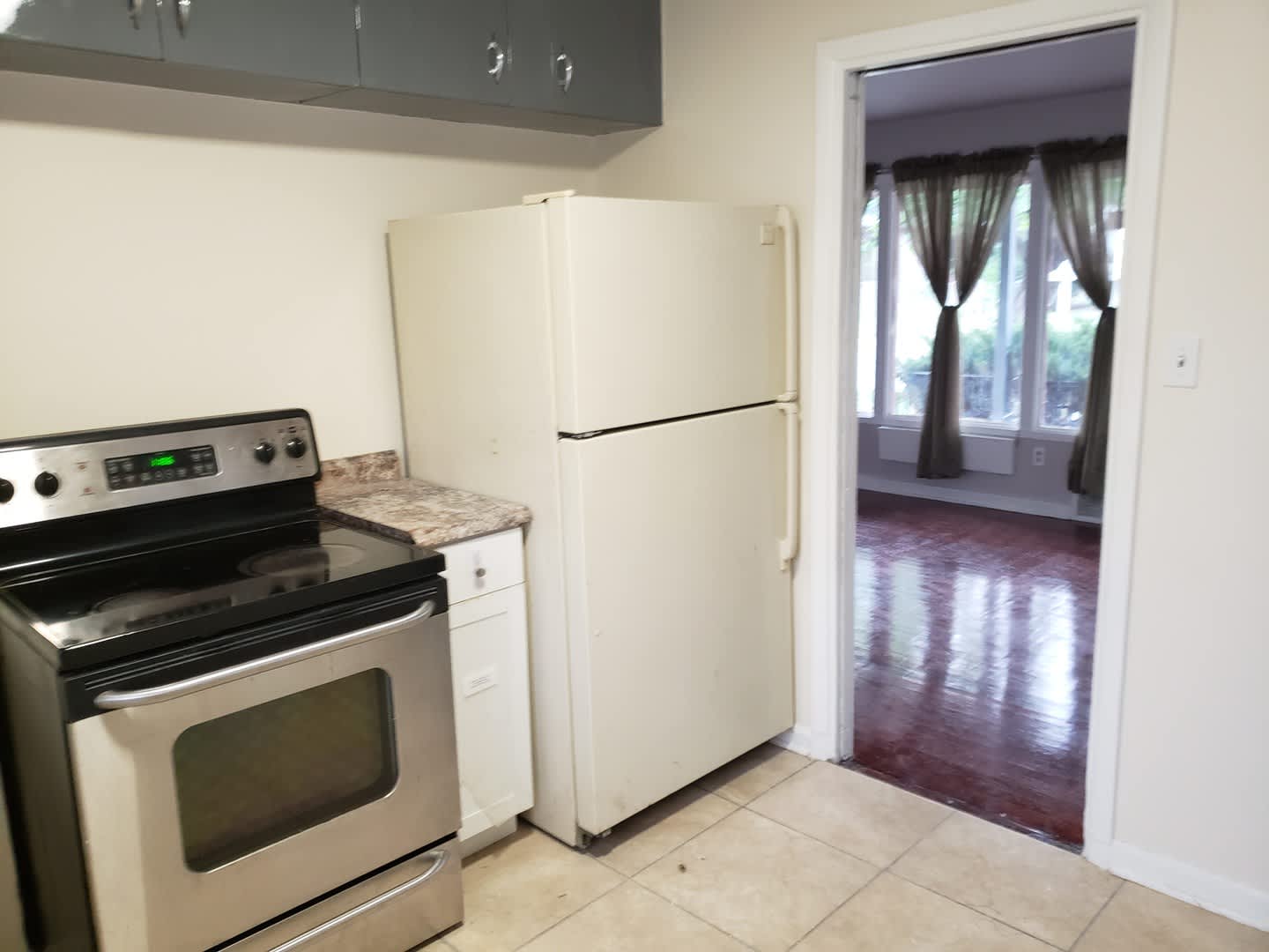 Cute 3 Bedroom Duplex For Rent On Uintah St – photo 2