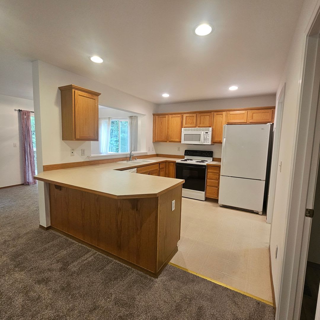 Beautiful CK School District Home Backing to Greenbelt – Pets Negotiable! – photo 4