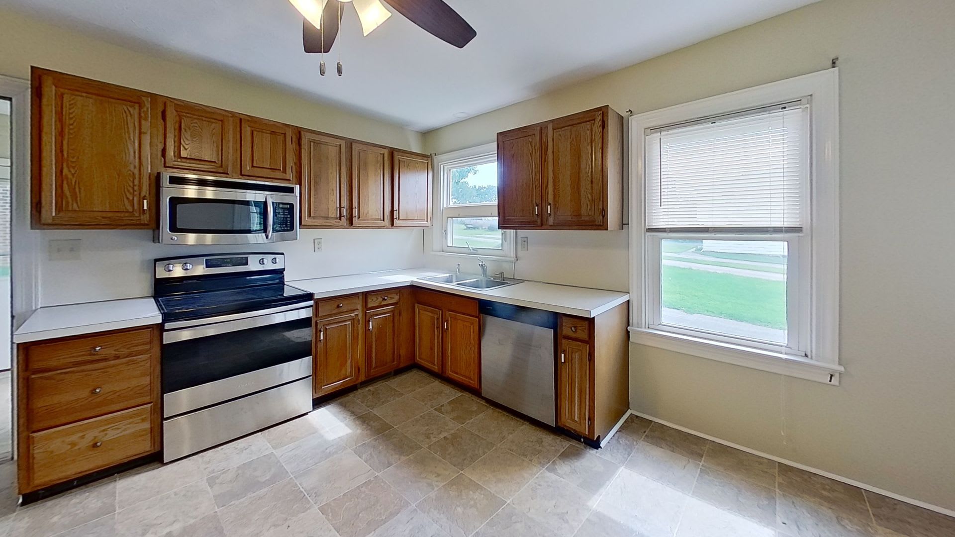 Single Family Home in Loganville/York Area – photo 2