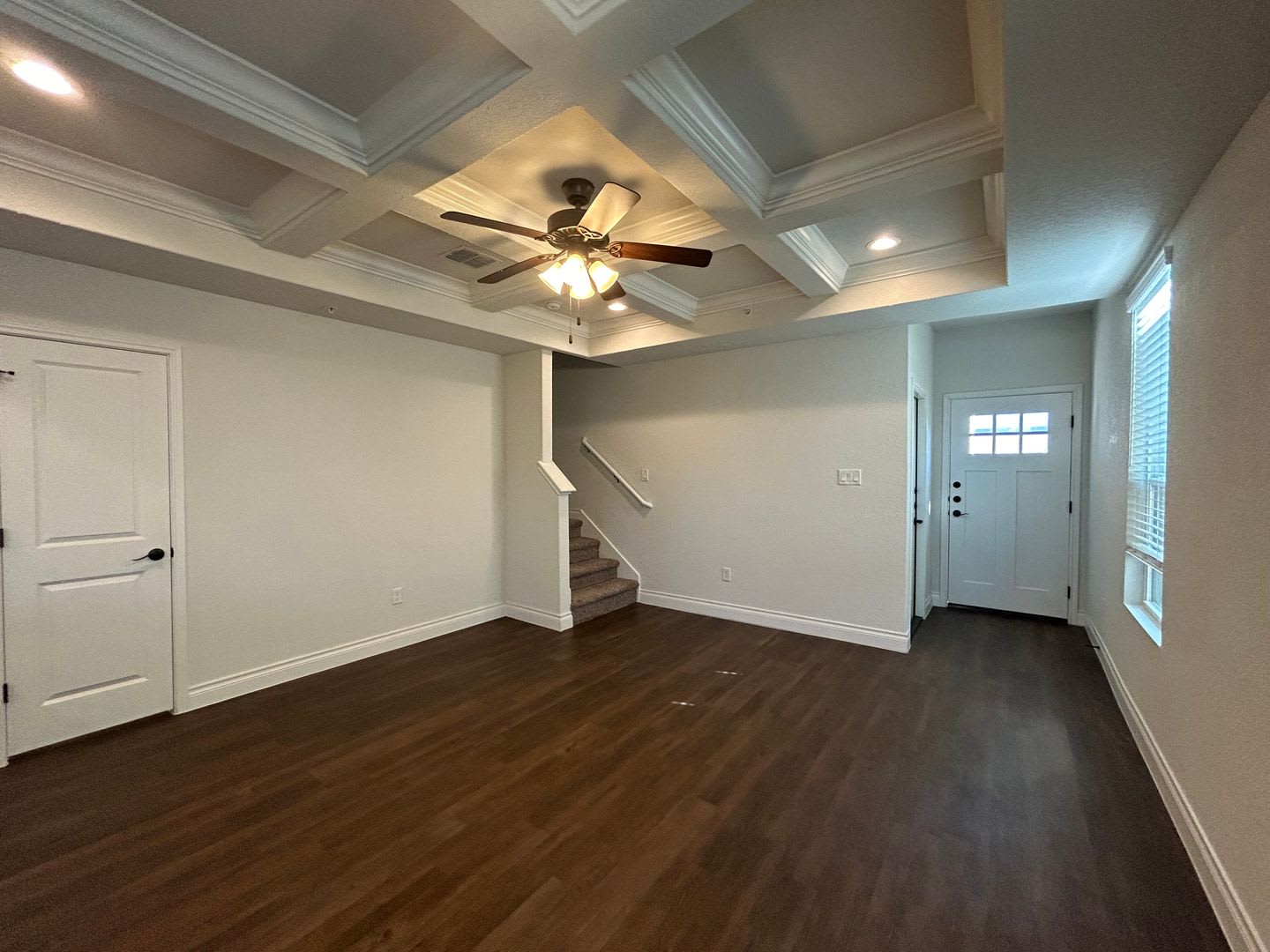 1 Month Free Rent 3 2 5 1 5 Includes Fridge Washer Dryer Oversized 1 Car Garage Fenced In Yard Nbisd – photo 2