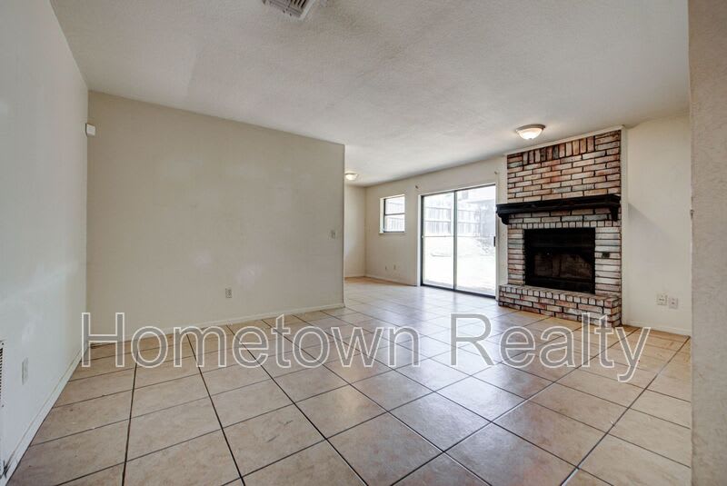 1109 NE 5th Terrace – photo 3