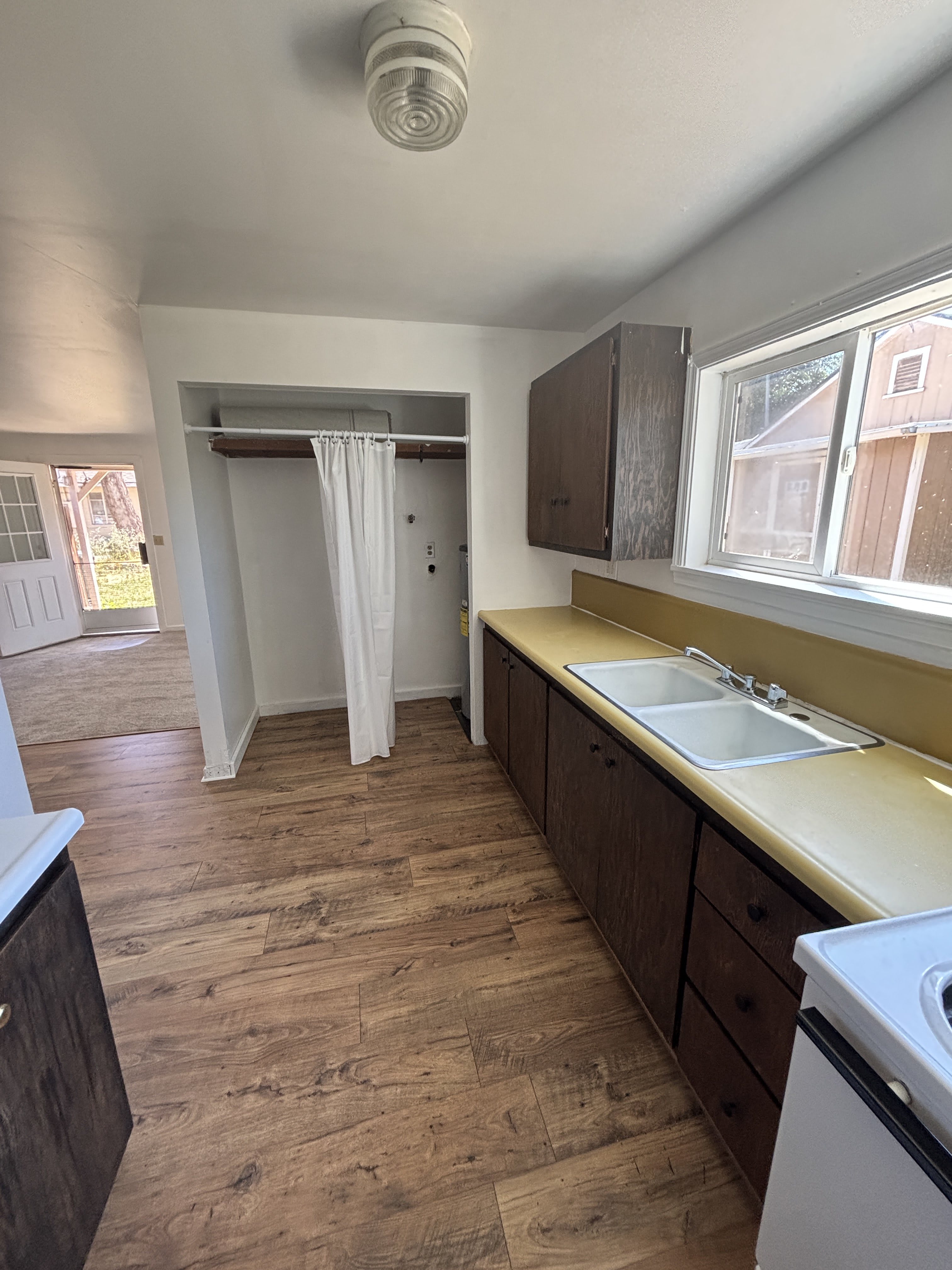 2364 Redwood Ave – photo 5
