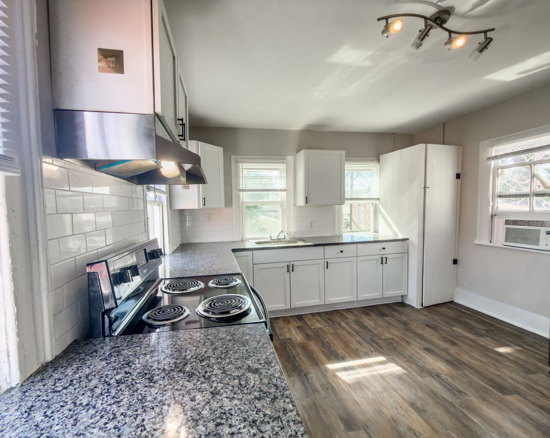 Downtown Duplex – photo 4
