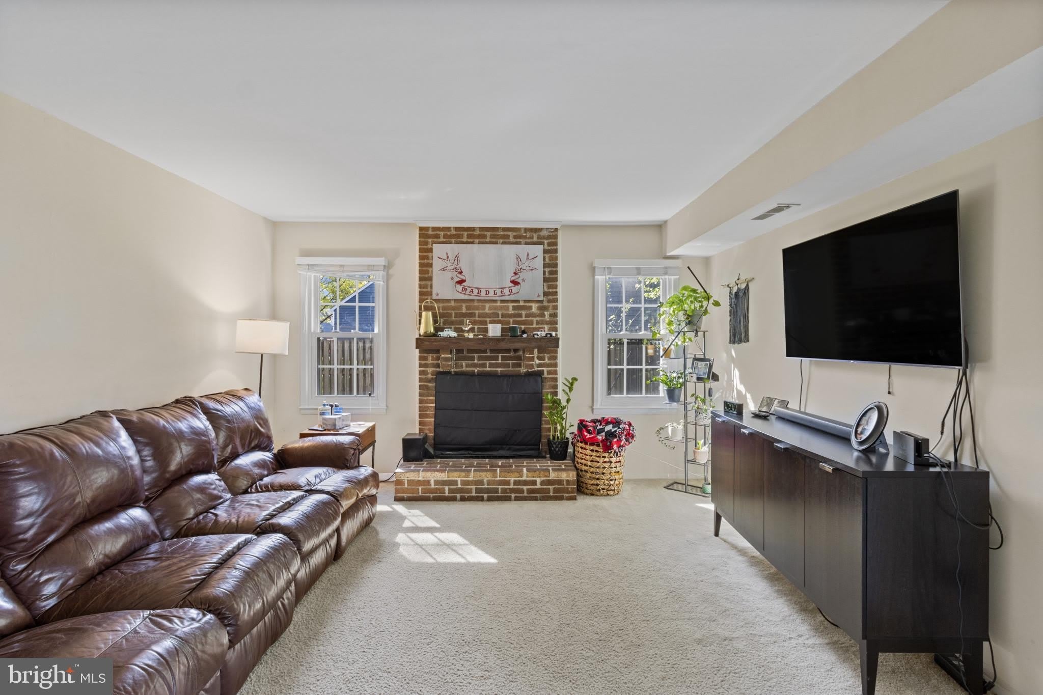 1435 CROFTON Parkway – photo 5