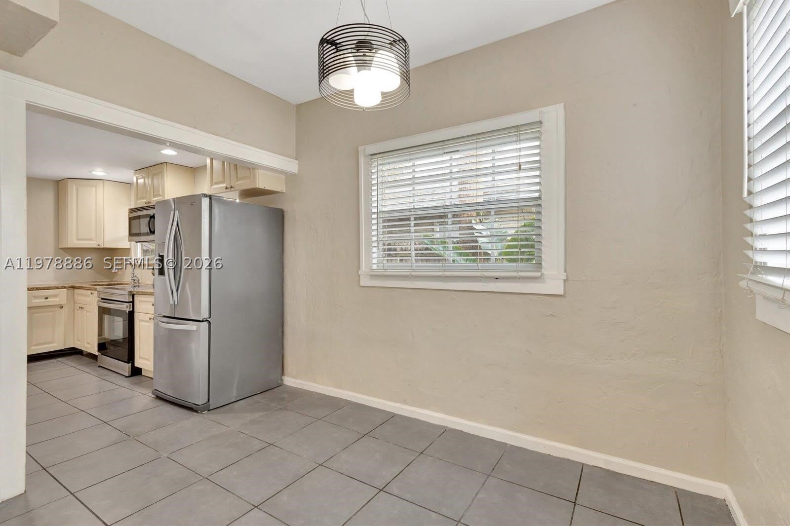 630 33rd St – photo 4
