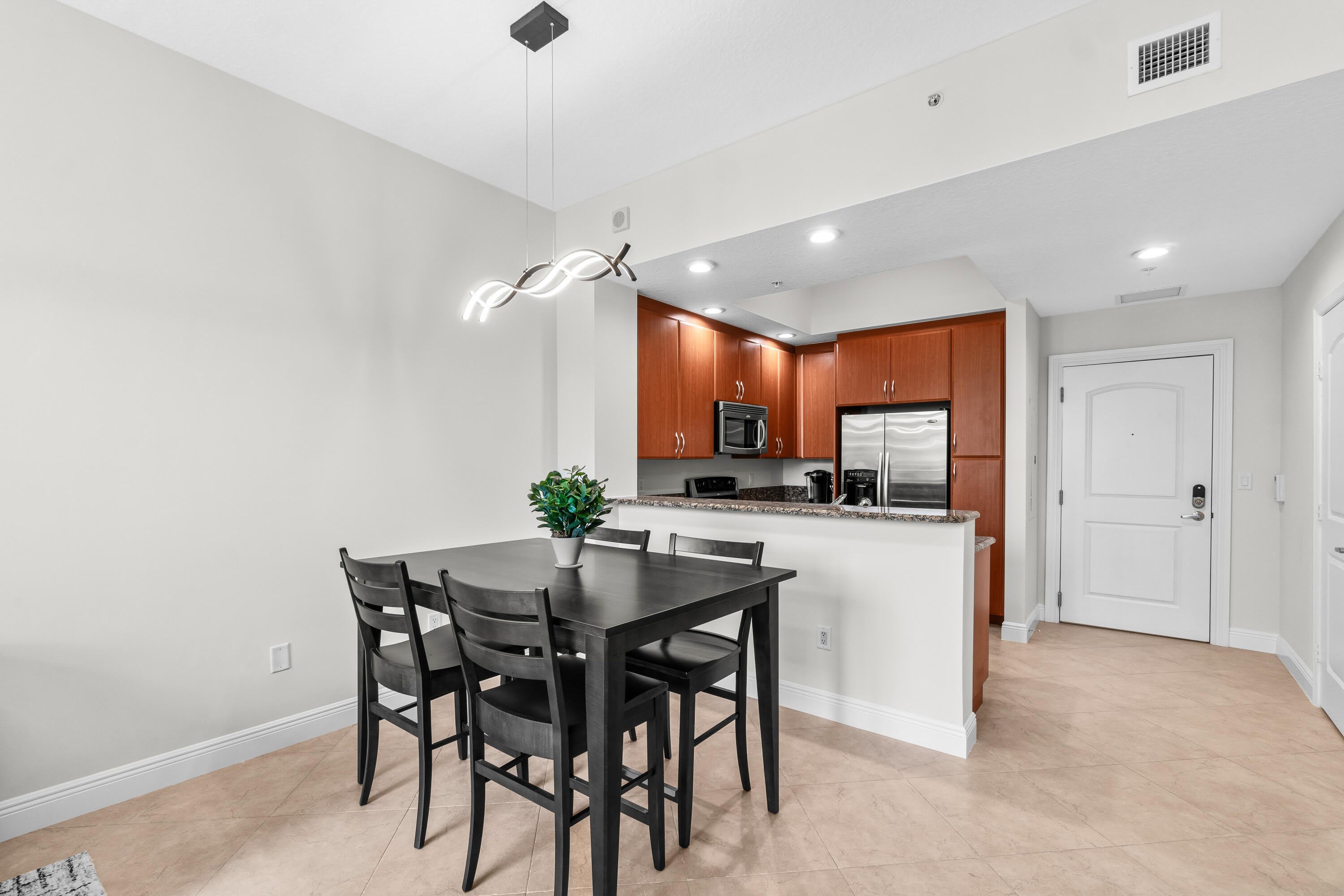 701 S Olive Avenue – photo 4