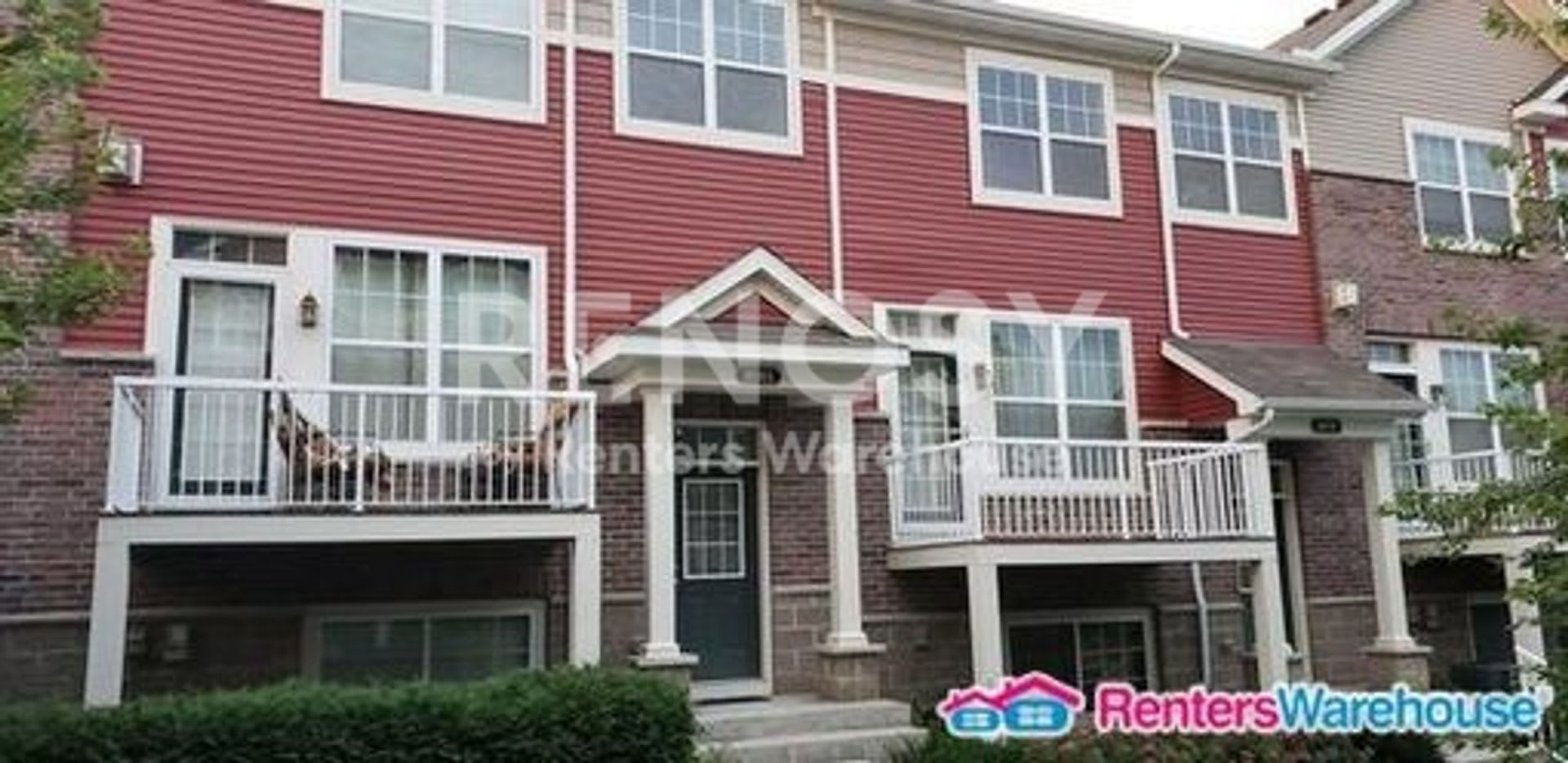 Stunning 3BD/2.5BA Townhouse in Maple Grove – photo 1