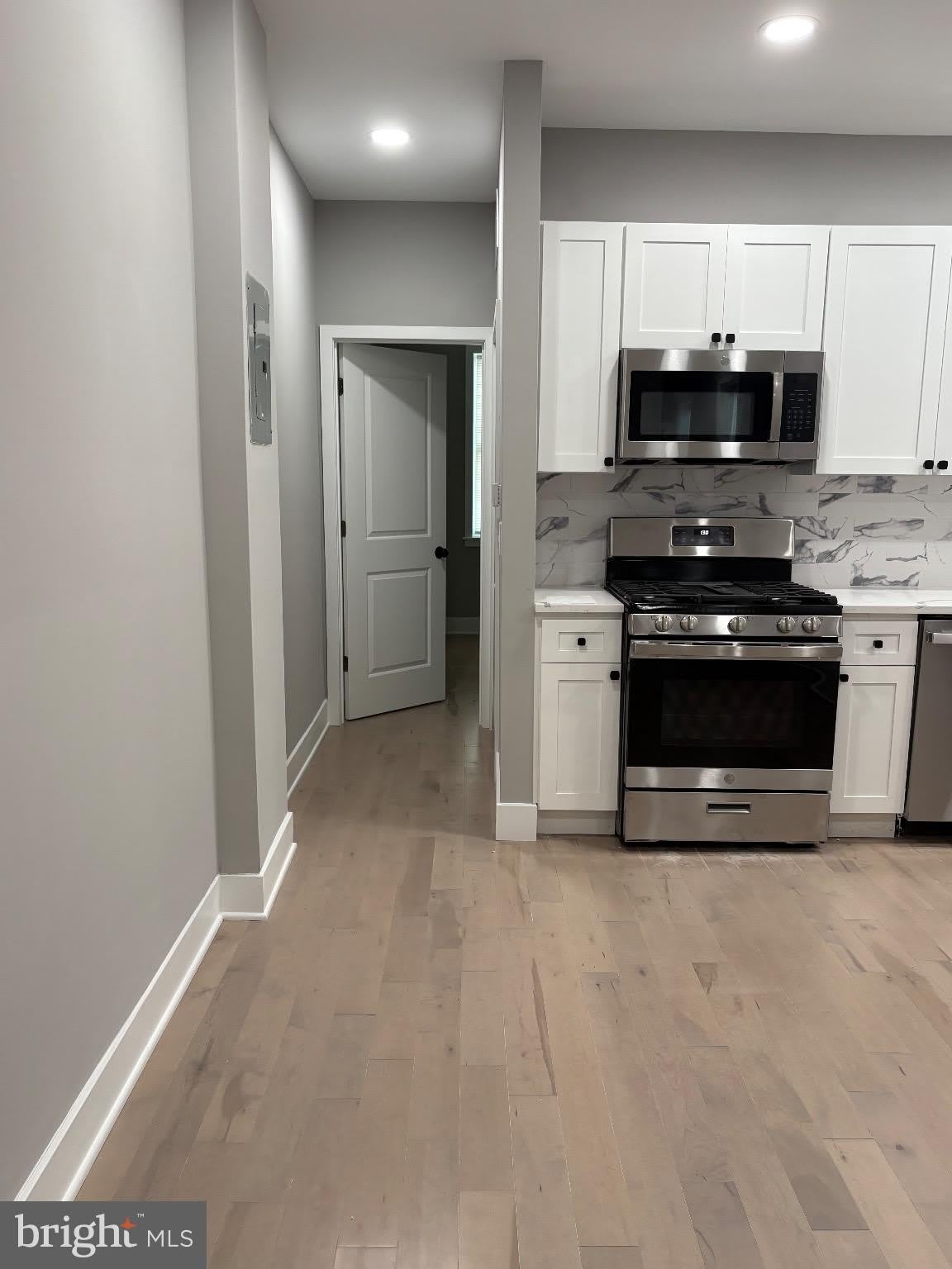 2840 W GIRARD Avenue – photo 3