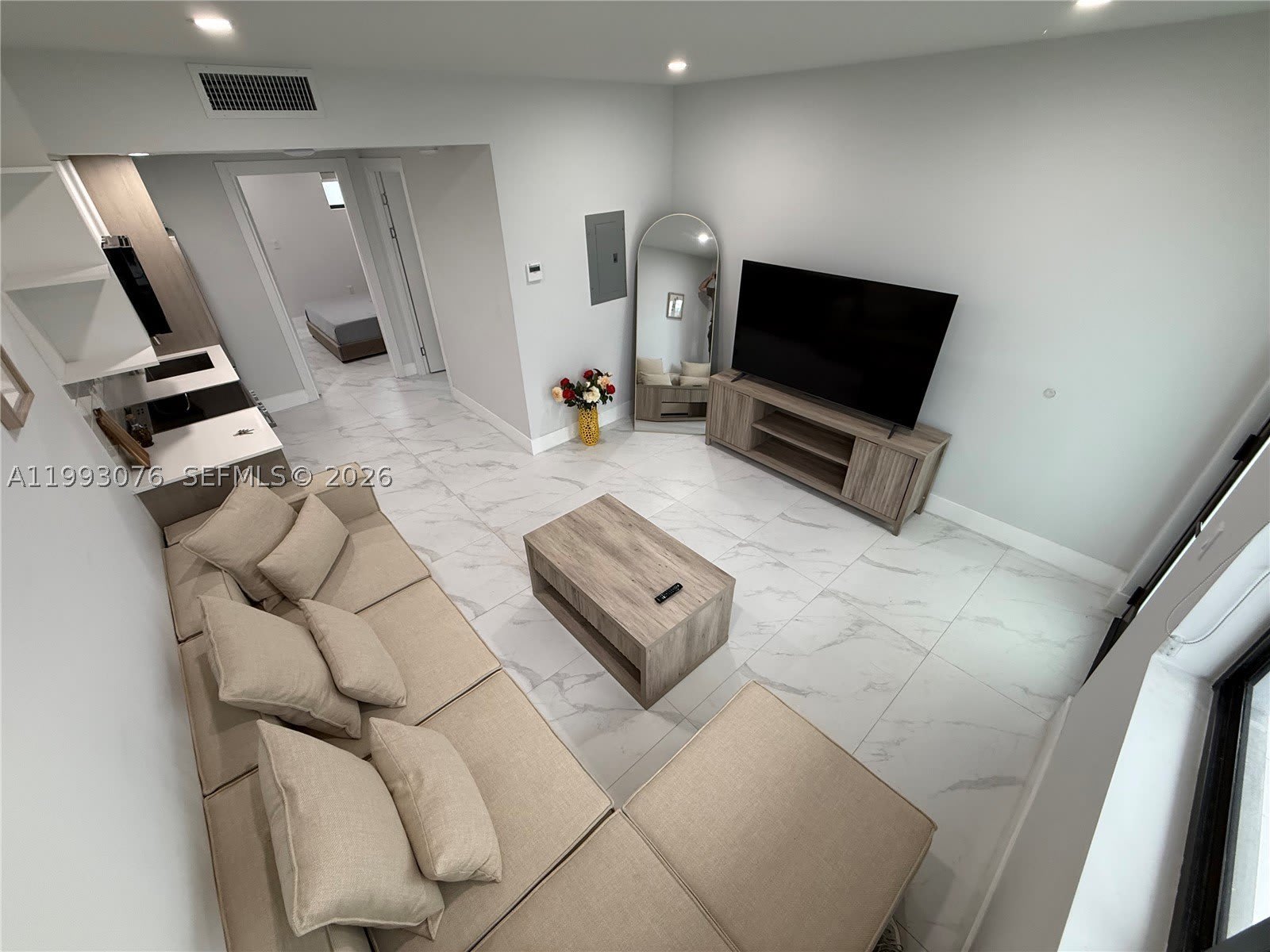 944 Jefferson Ave – photo 2