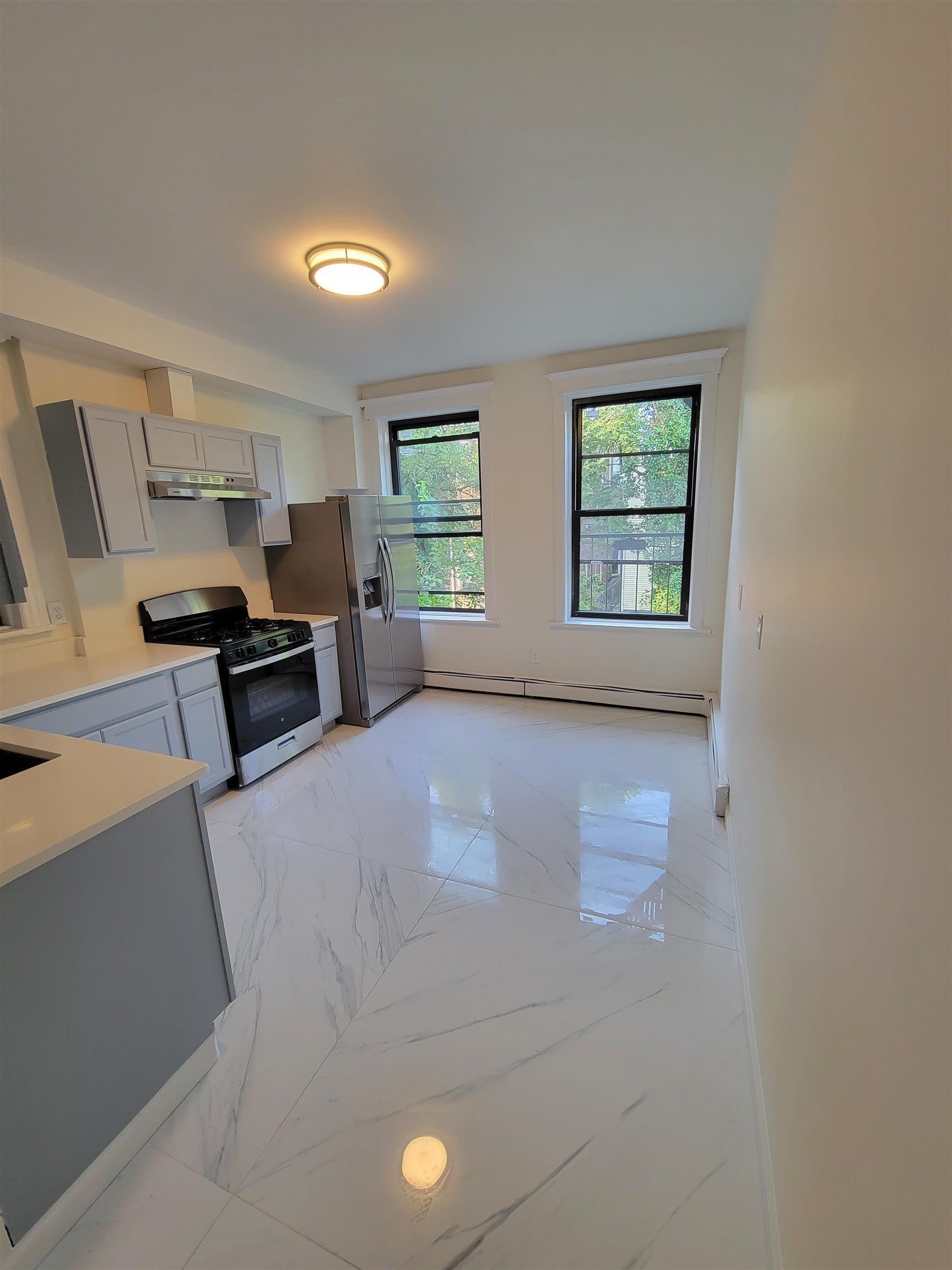 63 Oak St – photo 2