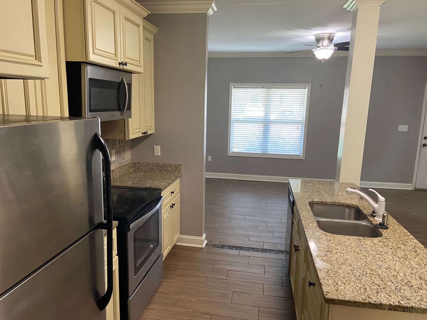 3 Br 2 5 Ba – photo 4