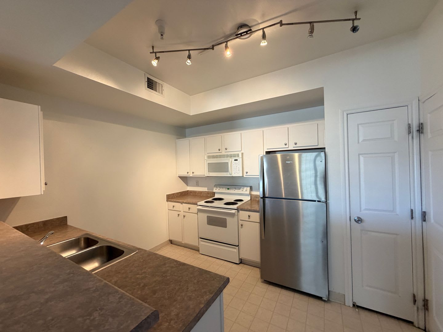 Bright 2-Bedroom Ironstone Condo with Covered Deck, Walk-In Closets & Resort-Style Amenities – photo 3