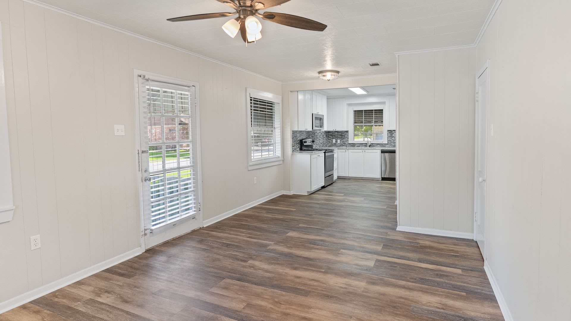 Charming 2-Bedroom Home in the Heart of Port Allen's Garden District – photo 3