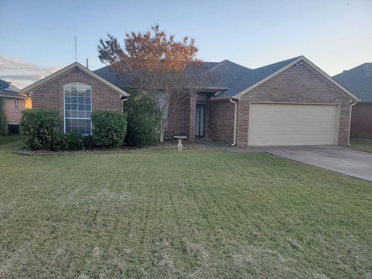 1001 BROOKHAVEN DR – photo 2