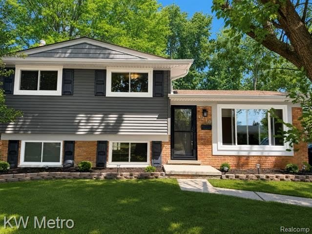 1210 KENILWORTH – photo 1