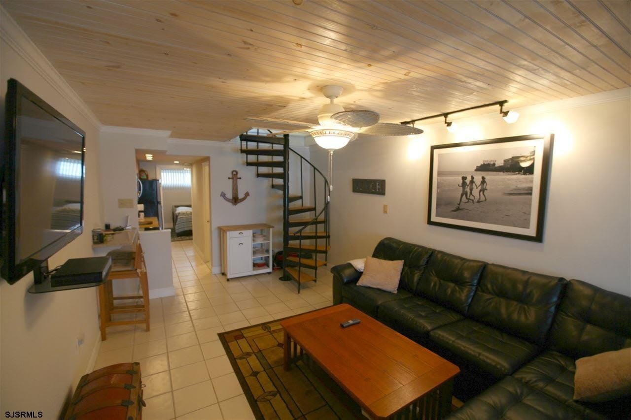 9510 Amherst Ave – photo 3
