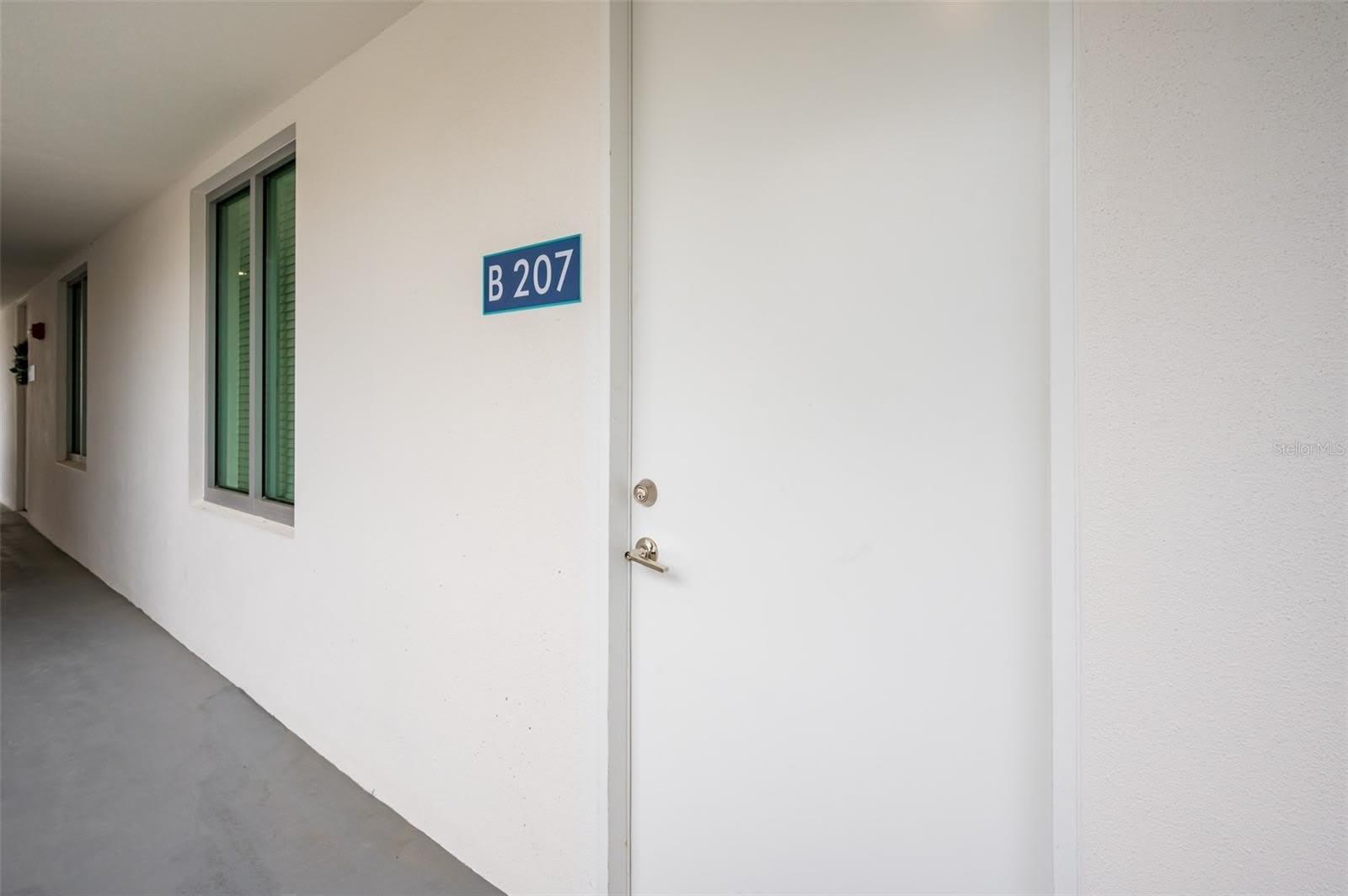 1703 N Tamiami Trail – photo 2
