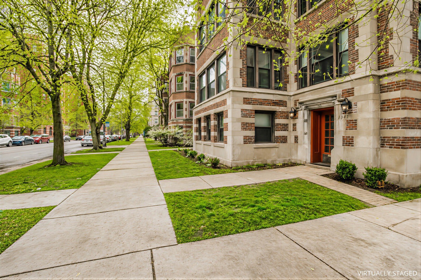 1347 E Hyde Park Boulevard – photo 2