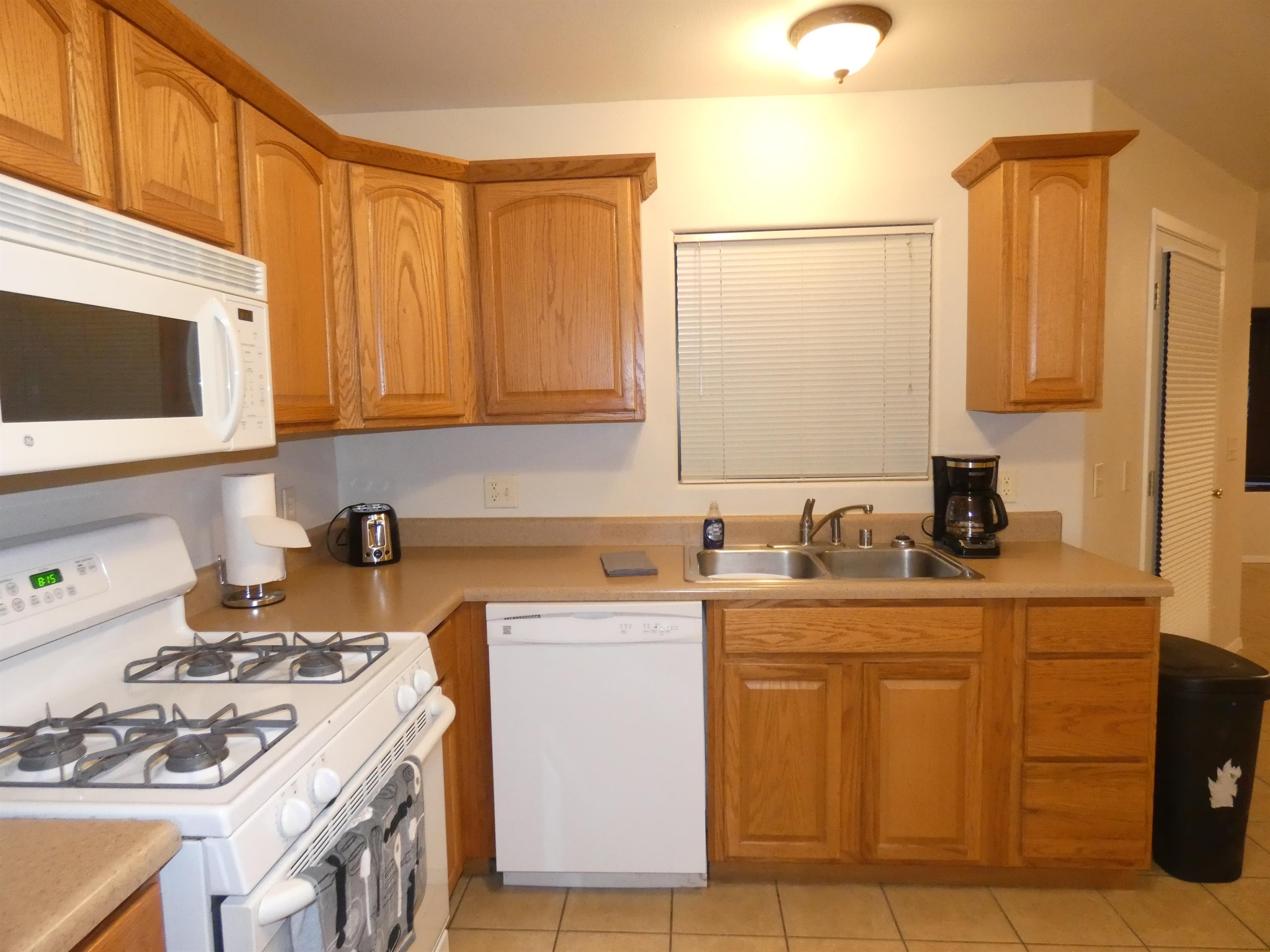 3611 Los Encinos St. – photo 3