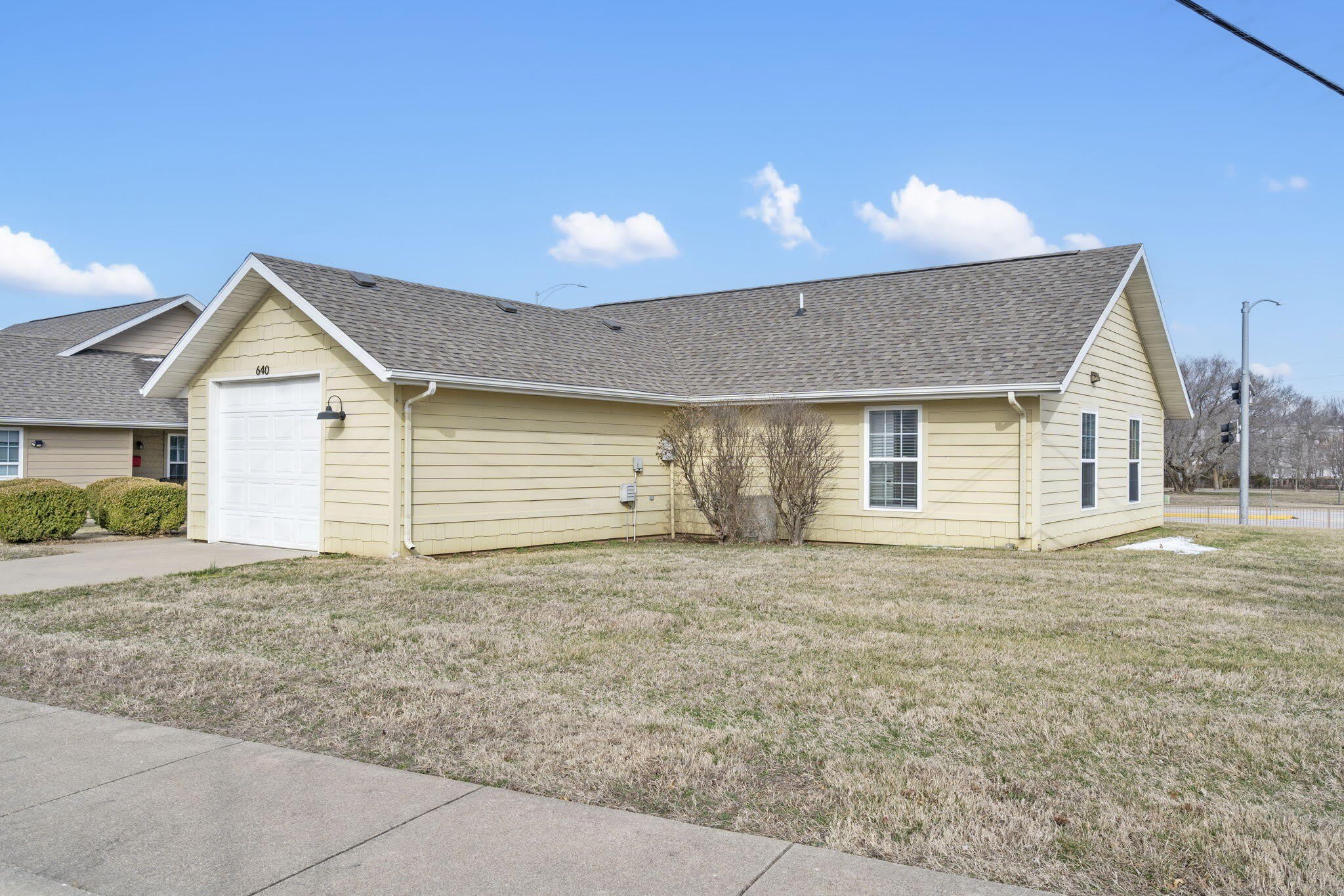 640 E Sunset Street – photo 2