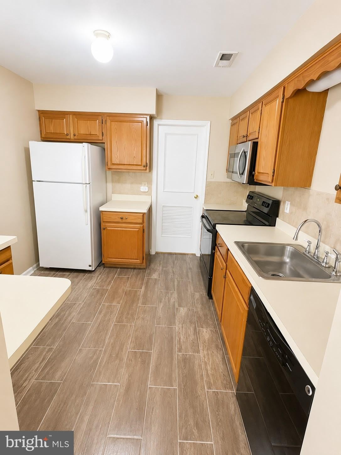 612 MEWS Drive – photo 5
