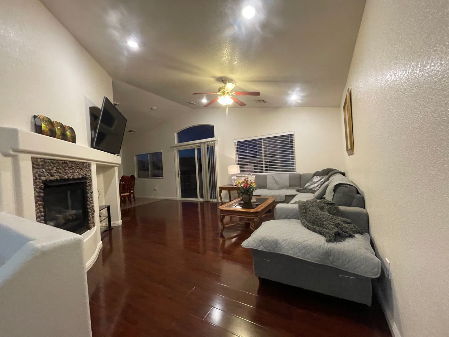 2 Bedroom Home with Private Pool, Include some Utilities – photo 2
